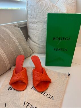 Bottega Veneta Lido Woven Heeled Mules in Orange 37.5 very good condition